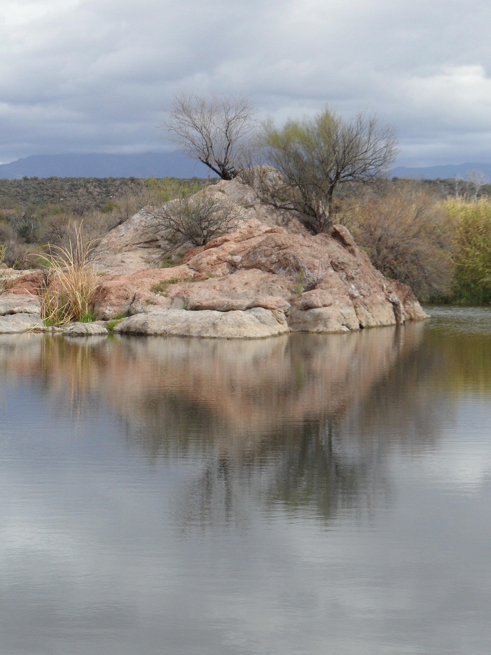 lake, water reflection, rocks, mirroring, reflection, phoenix, arizona, nature, southwest, landscape